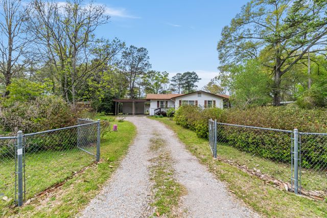 37 Archie Smith Rd., Hattiesburg, MS 39402