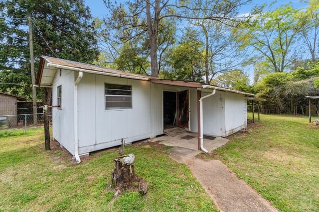 37 Archie Smith Rd., Hattiesburg, MS 39402