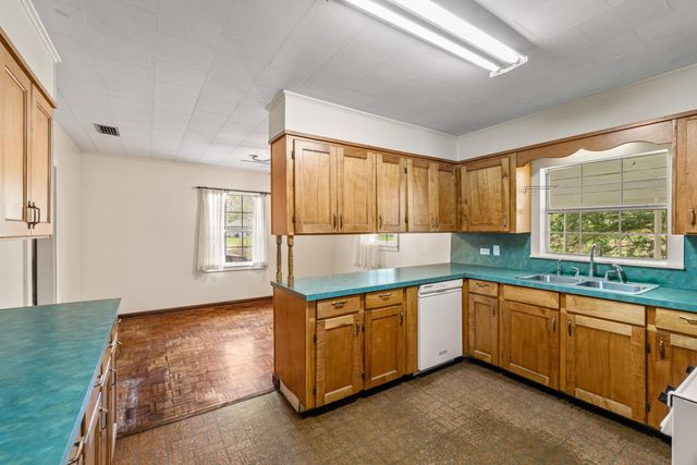 37 Archie Smith Rd., Hattiesburg, MS 39402