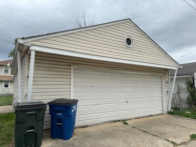 2708 Oakridge Drive, Dayton, OH 45417