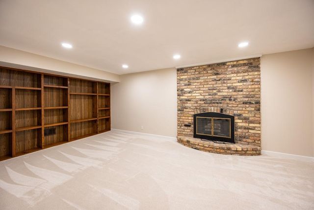 5600 W 70th Street, Edina, MN 55439