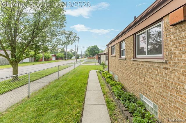 8758 Huron Street, Taylor, MI 48180