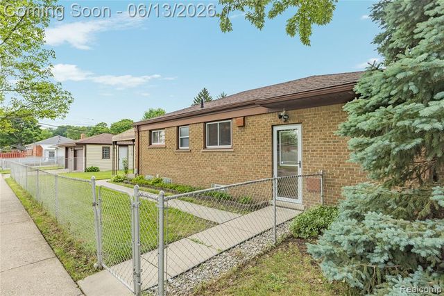 8758 Huron Street, Taylor, MI 48180