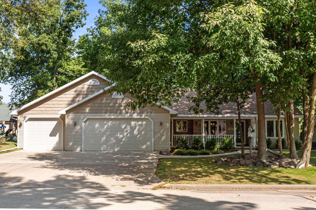 1145 SHAGGY BARK DRIVE, Neenah, WI 54956