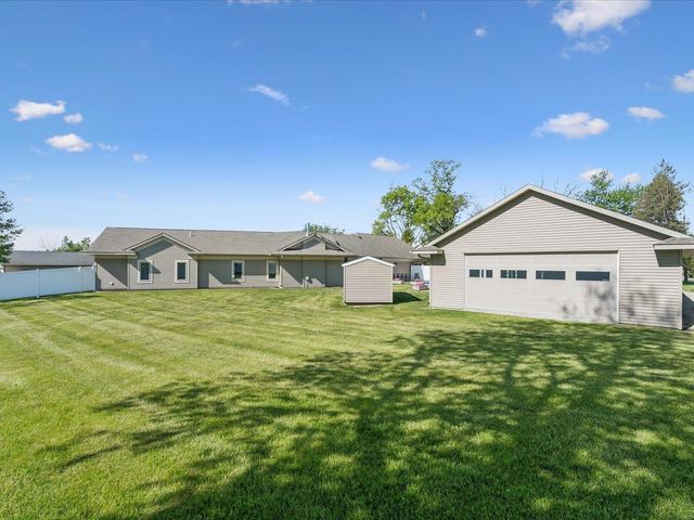 4039 10th St, Marion, IA 52302