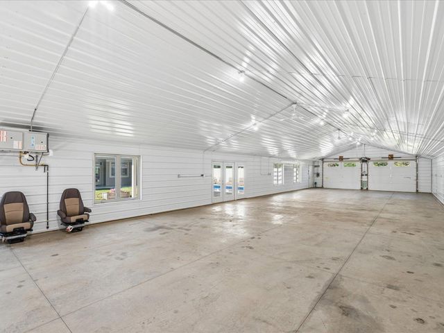 4039 10th St, Marion, IA 52302