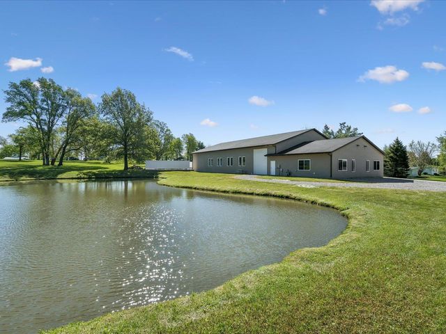 4039 10th St, Marion, IA 52302