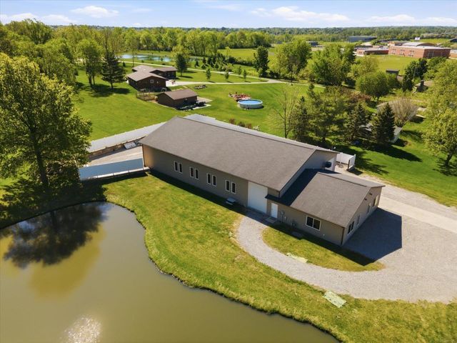 4039 10th St, Marion, IA 52302