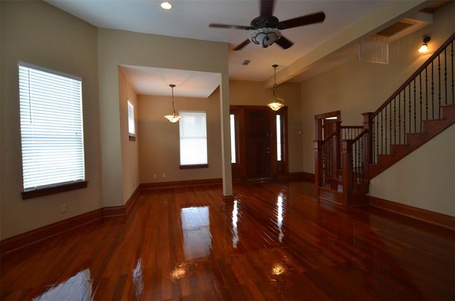 1615 Houston Avenue, Houston, TX 77007