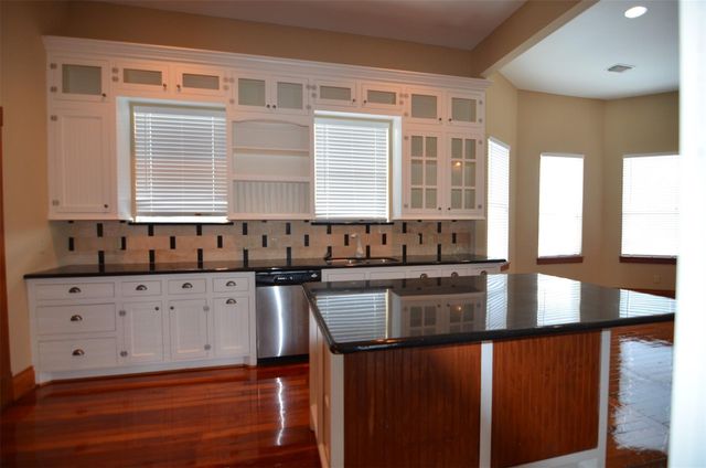 1615 Houston Avenue, Houston, TX 77007