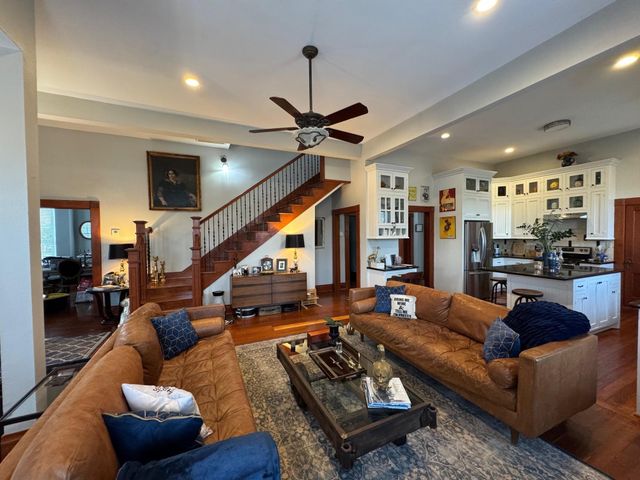 1615 Houston Avenue, Houston, TX 77007