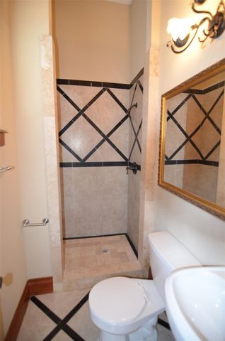 1615 Houston Avenue, Houston, TX 77007