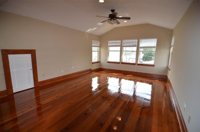 1615 Houston Avenue, Houston, TX 77007