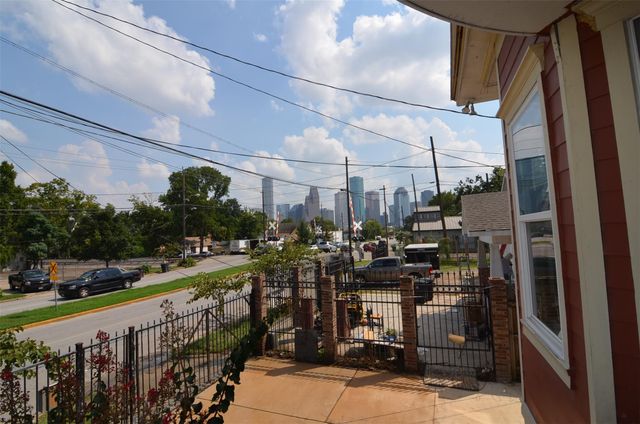 1615 Houston Avenue, Houston, TX 77007