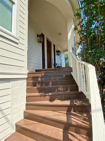 1615 Houston Avenue, Houston, TX 77007