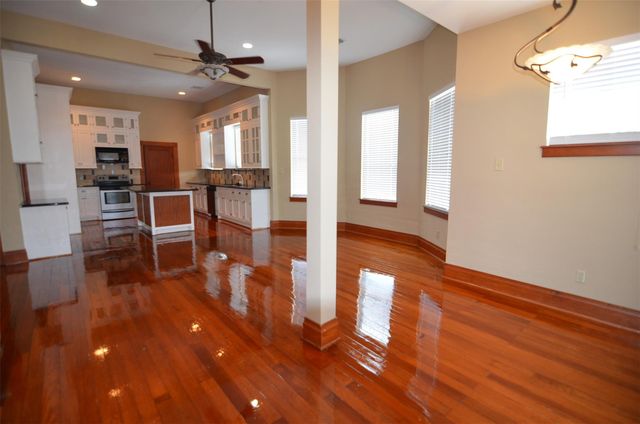 1615 Houston Avenue, Houston, TX 77007