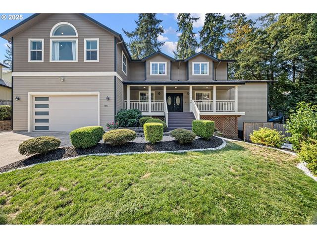 6831 HOLLY St, Springfield, OR 97478