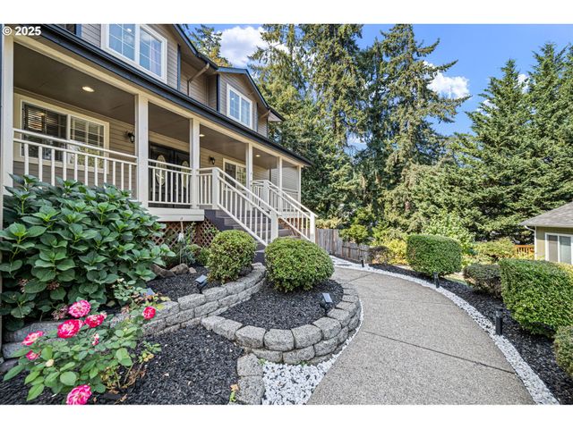 6831 HOLLY St, Springfield, OR 97478