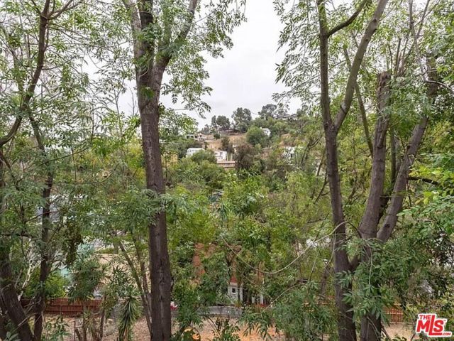 858 Oneonta Drive, Los Angeles, CA 90065