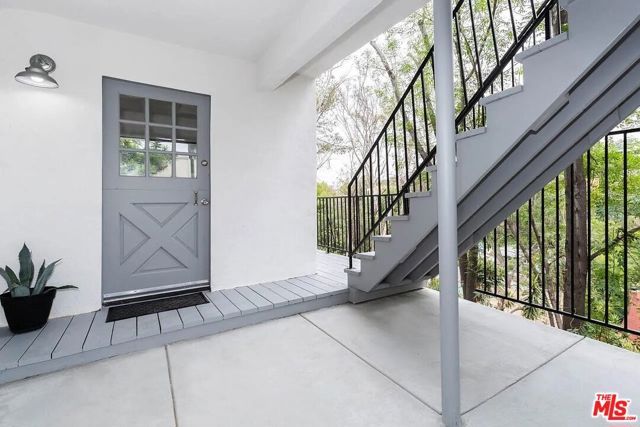 858 Oneonta Drive, Los Angeles, CA 90065