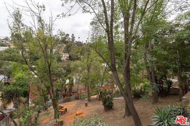 858 Oneonta Drive, Los Angeles, CA 90065