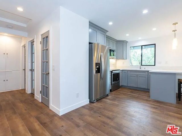 858 Oneonta Drive, Los Angeles, CA 90065
