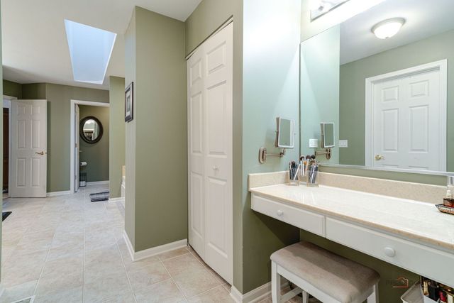 1695 Natures Way, Lindenhurst, IL 60046