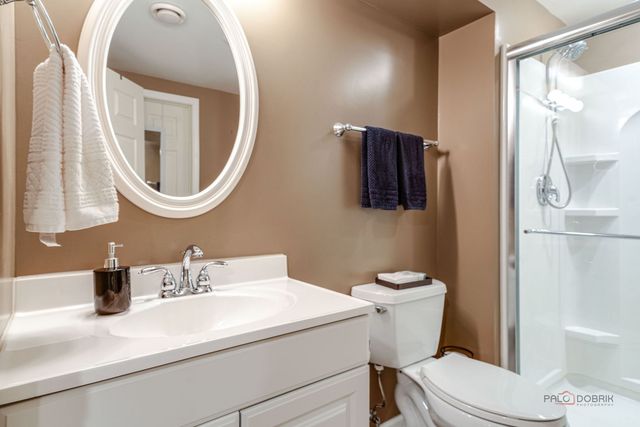 1695 Natures Way, Lindenhurst, IL 60046
