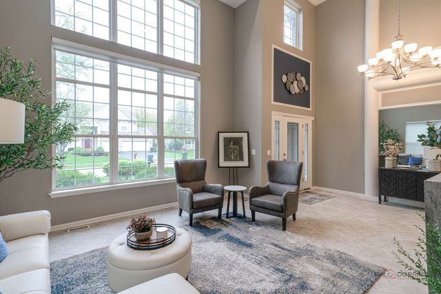1695 Natures Way, Lindenhurst, IL 60046