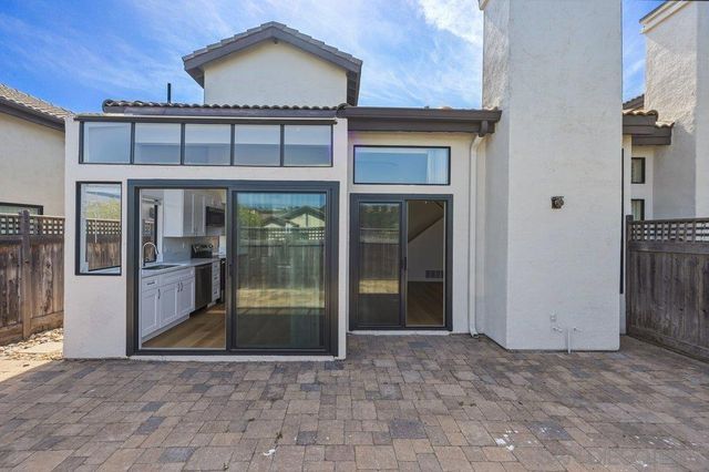 6337 Caminito Del Pastel, San Diego, CA 92111