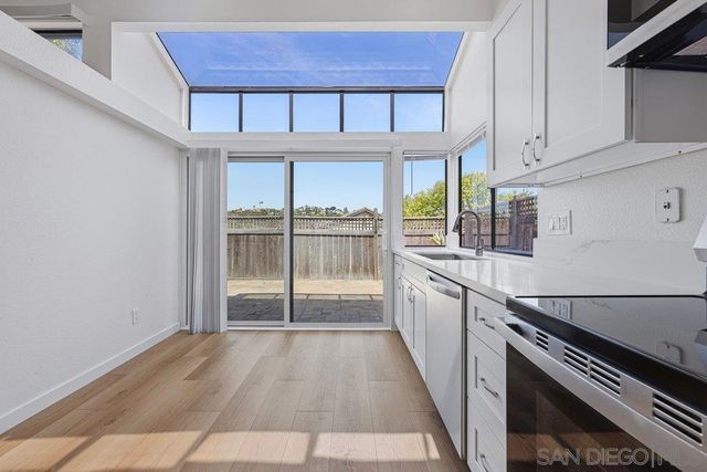 6337 Caminito Del Pastel, San Diego, CA 92111