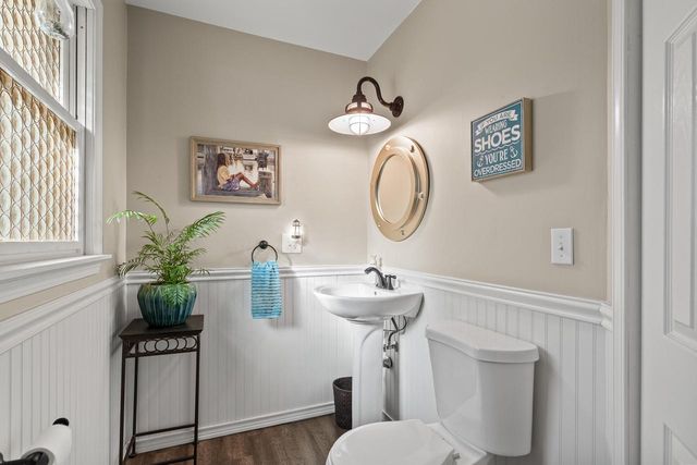 946 Shabbona DRIVE, Fontana, WI 53125