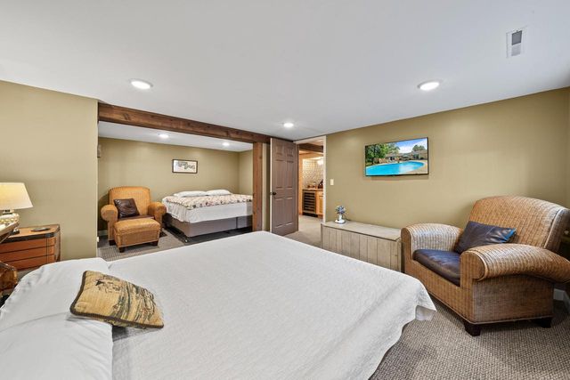 946 Shabbona DRIVE, Fontana, WI 53125