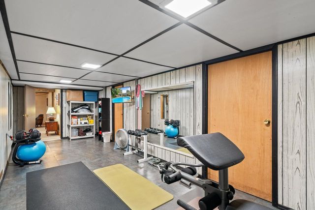 946 Shabbona DRIVE, Fontana, WI 53125