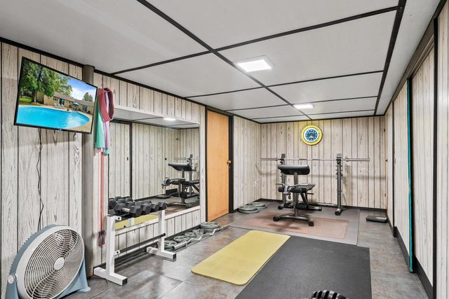 946 Shabbona DRIVE, Fontana, WI 53125