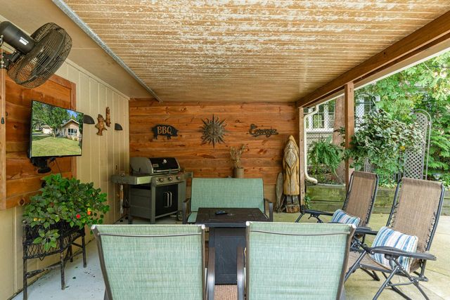 946 Shabbona DRIVE, Fontana, WI 53125