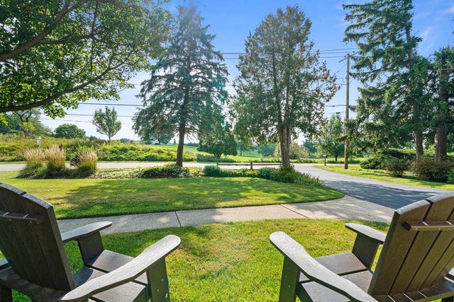 946 Shabbona DRIVE, Fontana, WI 53125