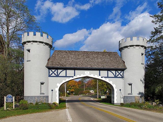 946 Shabbona DRIVE, Fontana, WI 53125