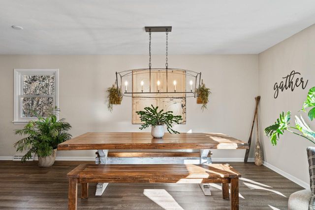 946 Shabbona DRIVE, Fontana, WI 53125