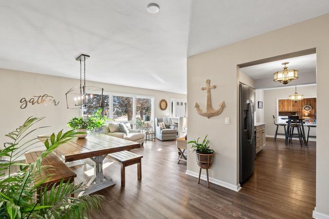 946 Shabbona DRIVE, Fontana, WI 53125