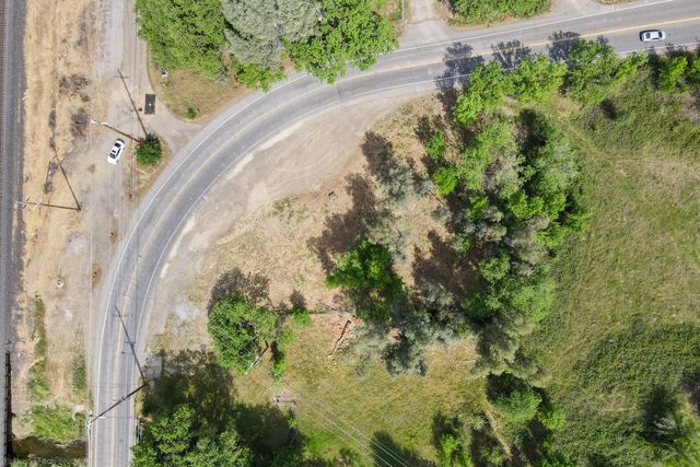 6011 Eastside Road, Redding, CA 96001