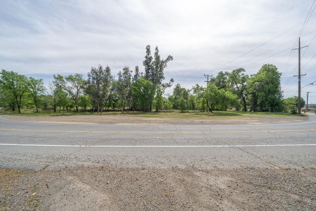 6011 Eastside Road, Redding, CA 96001