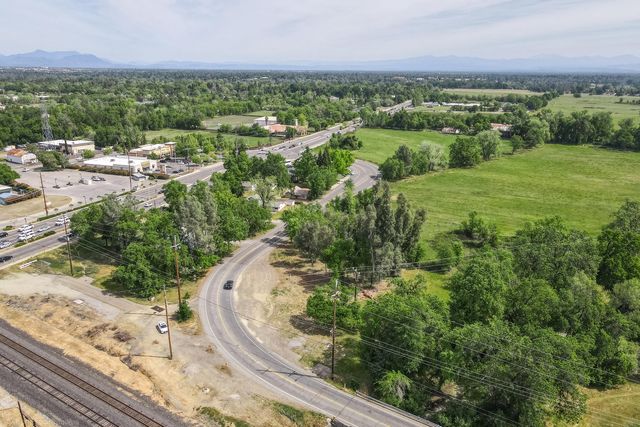 6011 Eastside Road, Redding, CA 96001