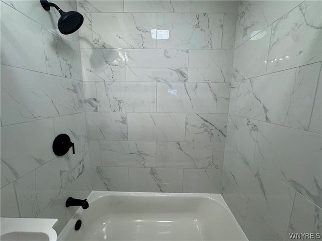 2205 La Salle Avenue, Niagara Falls, NY 14301