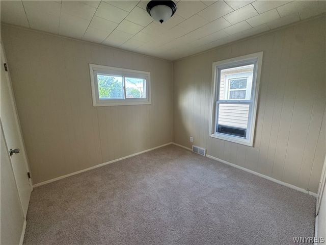 2205 La Salle Avenue, Niagara Falls, NY 14301
