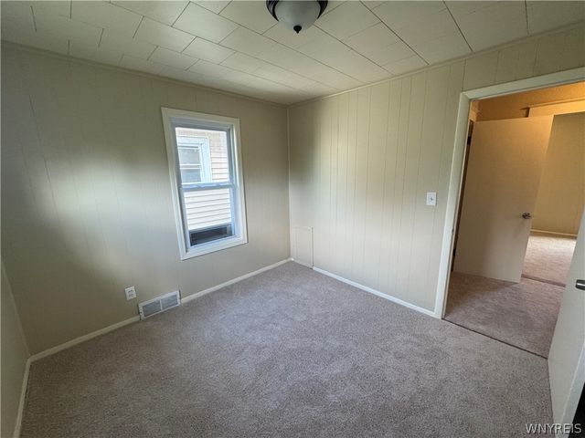 2205 La Salle Avenue, Niagara Falls, NY 14301