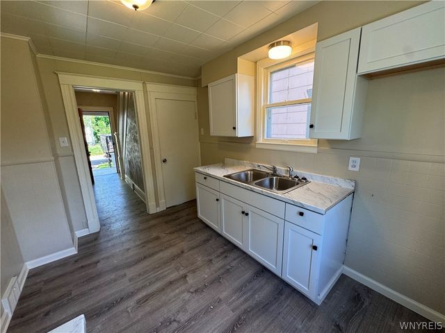2205 La Salle Avenue, Niagara Falls, NY 14301