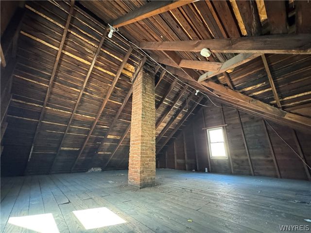 2205 La Salle Avenue, Niagara Falls, NY 14301