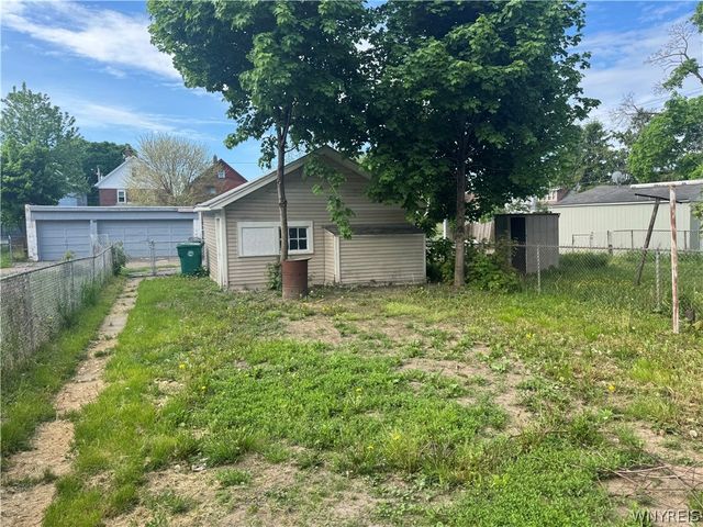 2205 La Salle Avenue, Niagara Falls, NY 14301