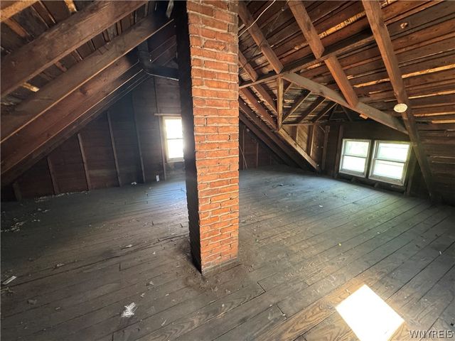 2205 La Salle Avenue, Niagara Falls, NY 14301